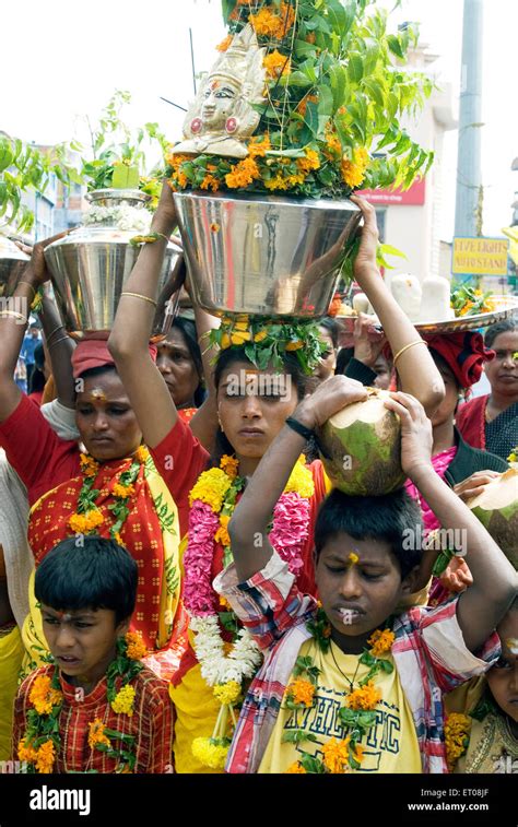 People Celebrating Mariamman Festival Udhagamandalam Ooty Tamil