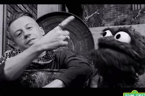 macklemore and oscar the grouch parody thrift shop