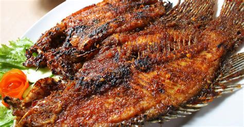 Ikan tenggiri gurih dan berdaging lembut ini akan semakin nikmat jika dimasak dengan bumbu kuning bersantan. Resep Ikan Bakar Madu untuk Makan Malam : Okezone Lifestyle