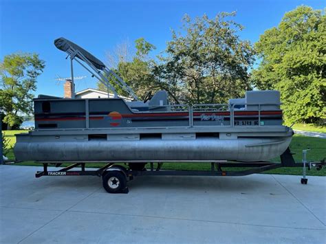 20 Ft Sun Tracker Pontoon Boat Restored With Trailer No Reserve 1989