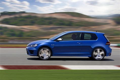 2015 Volkswagen Golf R Debuts Is Vws Most Powerful Hatch To Date