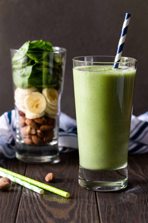 This Easy Banana Spinach Protein Smoothie Is A Delicious Green Smoothie
