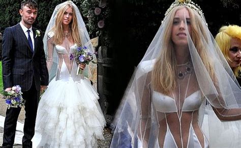 Ugly Wedding Dresses You Wont Believe People Wore