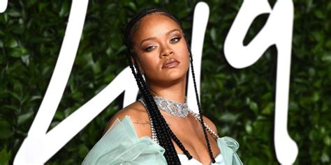 Rihanna Is Officially A Billionaire According To Forbes Thanks To Her