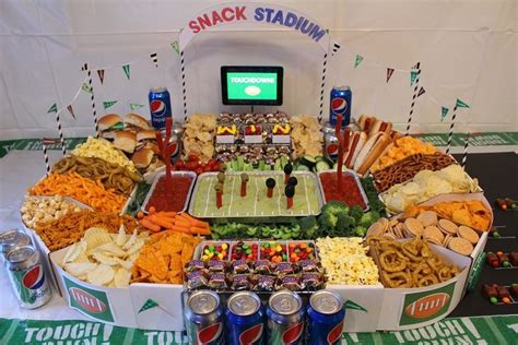 13 Delicious Snack Stadiums To Serve Hungry Super Bowl Partiers Football Party Foods