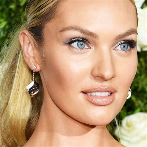 Did Candice Swanepoel Walk Down The Runway Pregnant