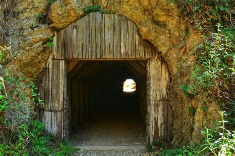 Explore The Hidden Rock Caves At Partington Cove Cove Explore