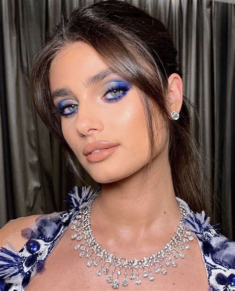 Taylor Hill Makeup Taylor Hill Hair Taylor Hill Style Glossy Makeup