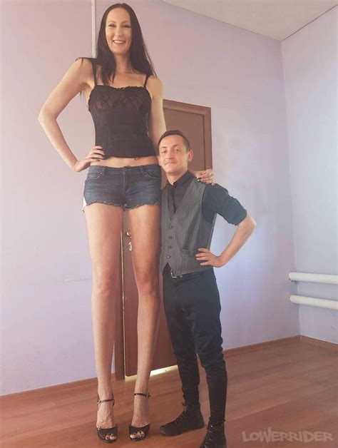 Tall Woman Compare By Https Deviantart Lowerrider On