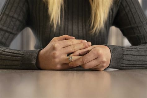 Husband Says Wife Goes Out Clubbing Without Her Wedding Ring