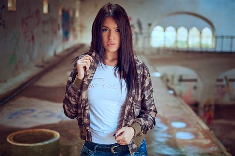 Jacket Portrait Tanned Face Bokeh Brunette Jeans Juicy Lips