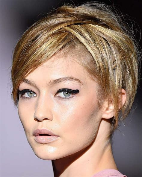 The Latest 25 Ravishing Short Hairstyles And Colors You