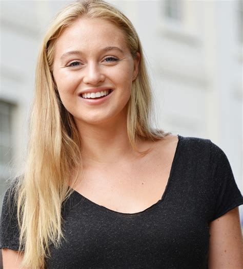 Photo And Biography Iskra Lawrence