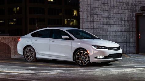 The All New 2015 Chrysler 200s Features Elegant Curves And Sharp 19