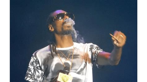 Snoop Dogg Given Bouquet Of 48 Joints For Birthday 8days