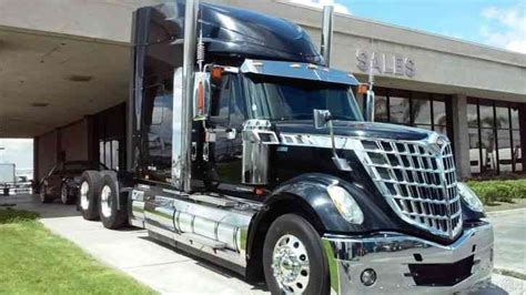 International Lonestar Sfa 6x4 2014 Sleeper Semi Trucks
