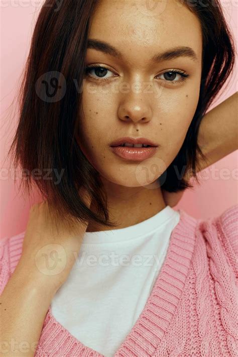 Photo Pretty Girl Emotions Close Up Posing Pink Background 25002087