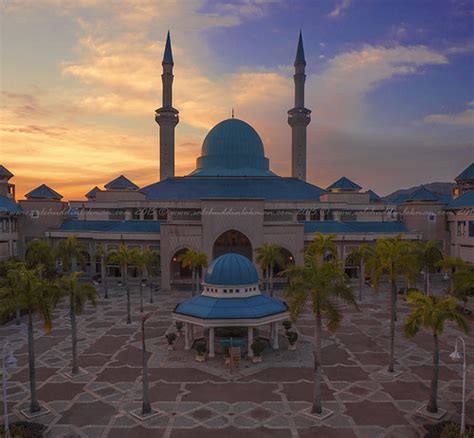 Masjid sultan ahmad shah digunakan oleh masyarakat setempat sebagai satu tempat beribadat. Masjid Sultan Haji Ahmad Shah IIUM | Vertorama Image. 2 ...