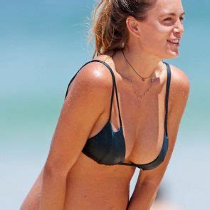 Kendal Schuler Topless Pregnant On Bondi Beach Onlyfans Leaked Nudes