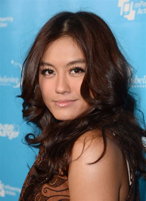 Foto Foto Seksi Agnes Monica Terbaru 2013