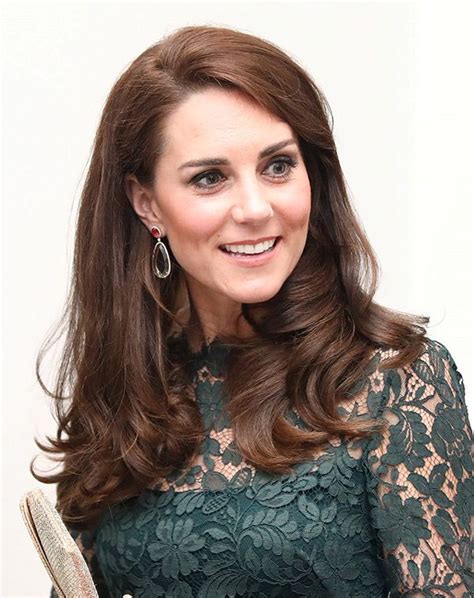 How To Get Kate Middletons Shiny Bouncy Curls In 10 Minutes Princess Kate Middleton Kate