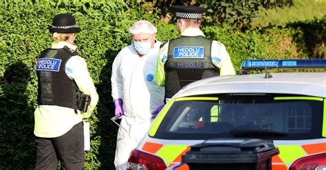 Woman 27 Found Dead Inside Home As Man 29 Arrested On Suspicion Of Murder Mirror Online