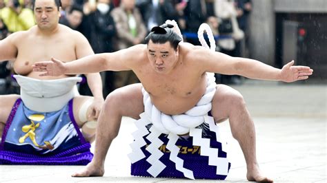 Kisenosato Japans Last Remaining Sumo Champion Retires Bbc News