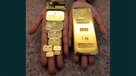 Sementara itu, harga emas batangan yang dirilis pt untung bersama sejahtera (ubs) pecahan 1 gram dijual seharga rp 940.000. Pengumuman! Harga Emas Antam 1 Kg Turun Rp 4 Juta