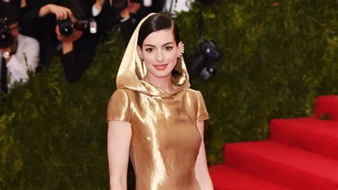 Theshower Anne Hathaway To Star In And Produce Sci Fi Comedy Hype My