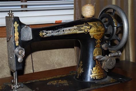 Persnickety Primitives Vintage Singer Sewing Machine