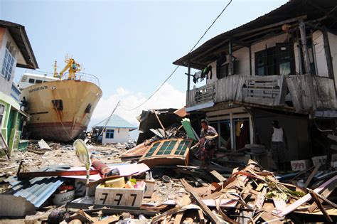 Indonesia Quake Aftermath Desperate Coastal Villagers Plead For Help — Benarnews