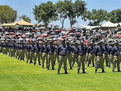 It Is Back To School For Over 1 000 Jmpd Officers Who Lack Gun Handling Directing Traffic