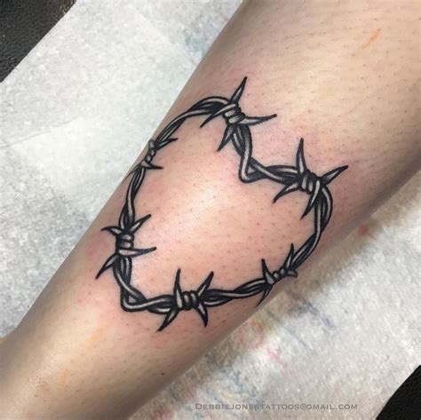 200 Best Barbed Wire Tattoo Designs For Men And Women 2022