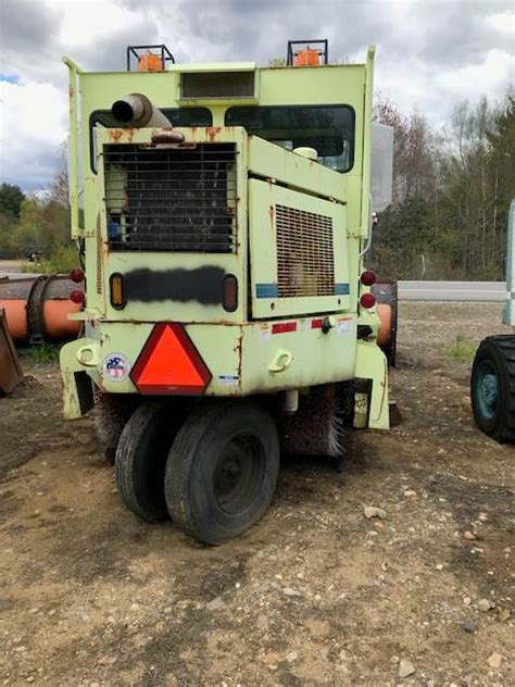 Since then, elgin's product line has grown to offer the latest sweeping technologies with murphy's original commitment to sustainability and the environment as the foundation. 1997 Elgin PELICAN Sweeper For Sale - Lebanon, ME - Abbott Equipment Sales