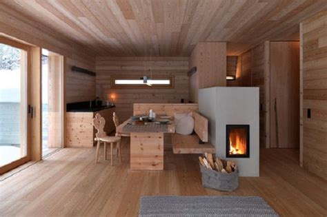 Modern interieur interieurontwerp kleine huizen open haarden kratten hout thuis gesticht. The Well-Appointed Catwalk: 13 Modern Rooms with Wood ...