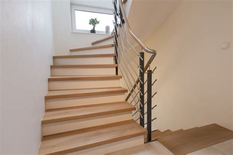 Sie haben langweilige designs satt? Betontreppe mit Holz verkleiden / Gatterdam-Treppen