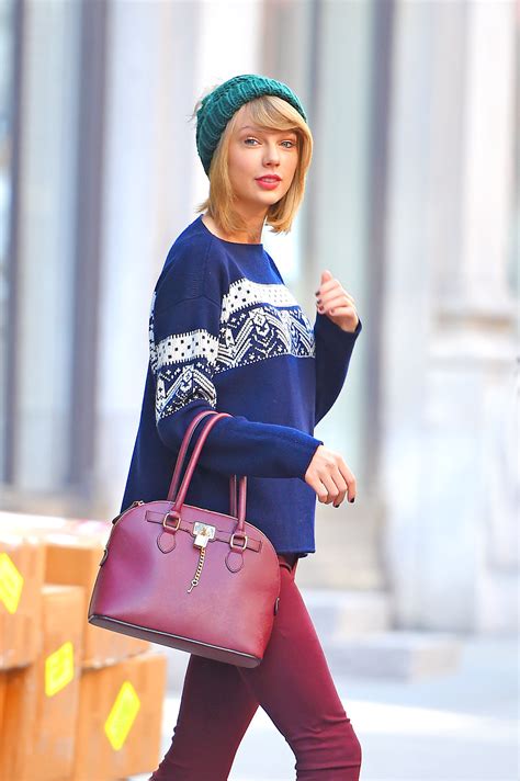 Taylor Swift Finally Explains The Mystery Of Her Invisible Belly Button