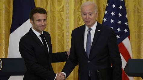 Joe Biden Emmanuel Macron Close In On Vladimir Putin Over Ukraine The Australian