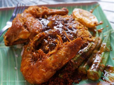 Looking for a plate of delicious nasi kandar in penang? Original Kayu Nasi Kandar Penang