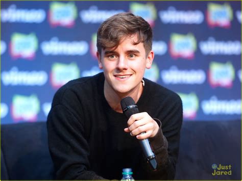 Connor Franta Reflects On Coming Out After Almost A Year Photo 887901