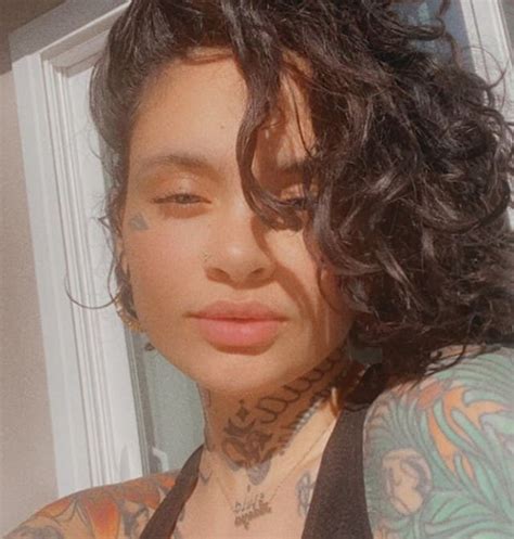 Kehlani Pose En Lingerie Sexy Savage X Fenty La Marque De Rihanna