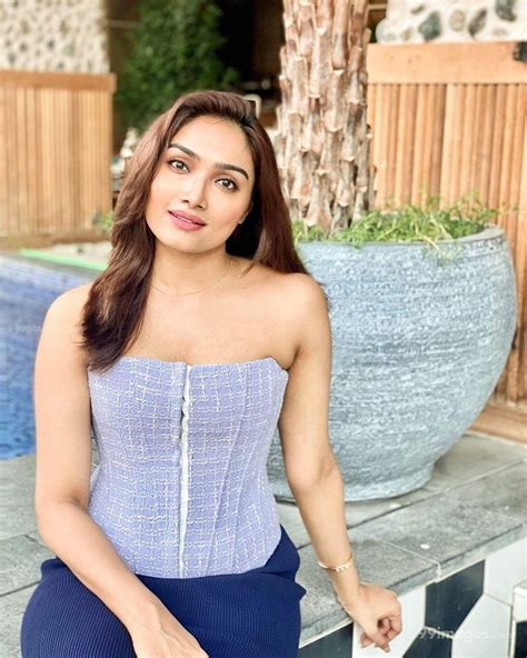 100 Aishwarya Devan Hd Photos And Wallpapers For Mobile Download Whatsapp Dp 1080p Png