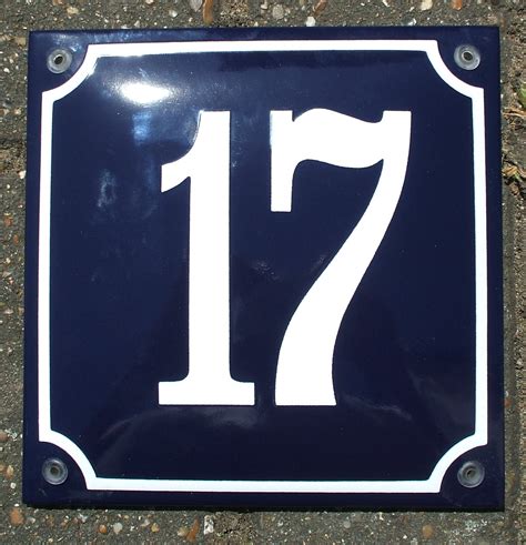 No 17 Blue 16x16cm Classic Enamels Signs
