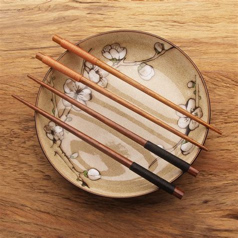 Lekoch Chopsticks 5 Pairs Handmade Japanese Korean Chopsticks Natural Wood Food Sticks Set Brown