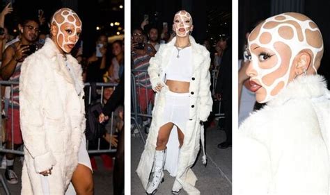 Doja Cat Flashes Abs As She Wears Bizarre White Face Paint For New York