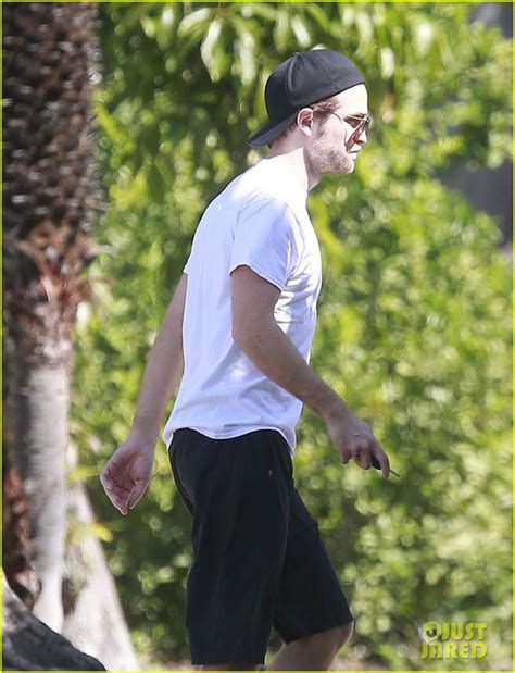 Robert Pattinson And Fka Twigs Hit The Gym For Couple S Workout Photo 3353234 Robert Pattinson