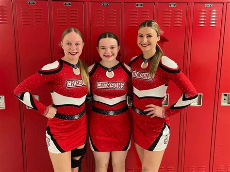 3 Jacksonville Middle School Cheerleaders To Perform At Citrus Bowl