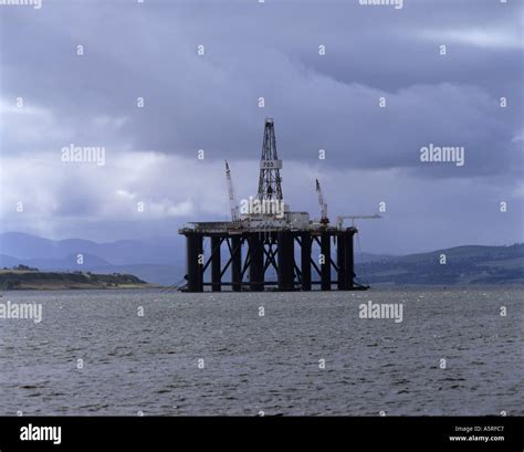Semi Submersible Oil Rig Cromarty Firth Scotland Stock Photo Alamy