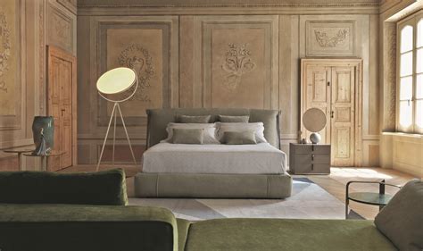 Letto raffinato, di ispirazione orientale, ideale per ambienti sia classici che moderni. Letto Mandarine Flou / Icon Bed By Flou Flou Design Interiordesign Homedesign Italiandesign ...