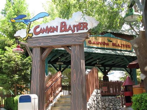 Six Flags Magic Mountain Canyon Blaster